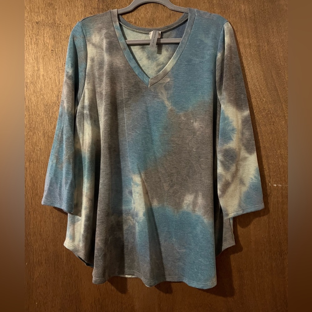 Honeyme curvey shirt
